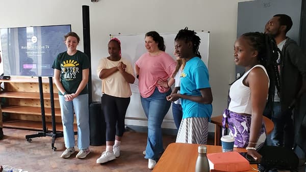 Volunteering activities in classroom